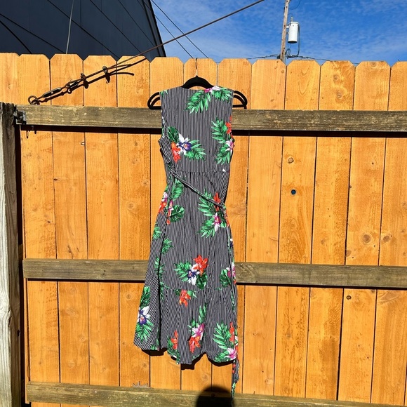 WHO WHAT WEAR Cotton STRIPE Tropical FLORAL Print WRAP RUFFLE Dress Medium - Picture 7 of 9